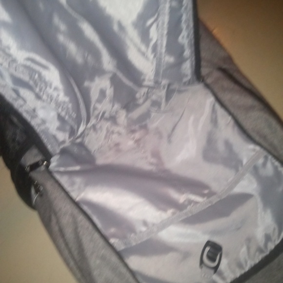 Like-new under armour backpack - Picture 3 of 9